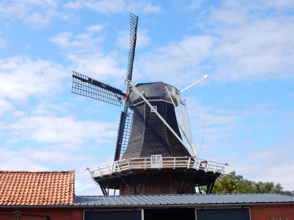 Vierhuizen - Stellingmolen De Onderneming 