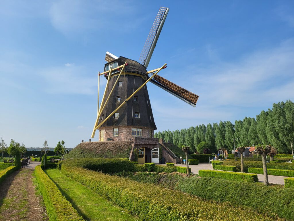 Blitterswijck - Venray - Molen Theodorus – Achtkante Beltmolen