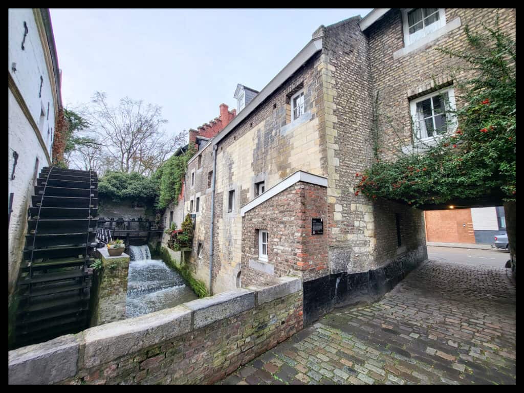 Maastricht - Leeuwenmolen of Molen van Clemens - Watermolen